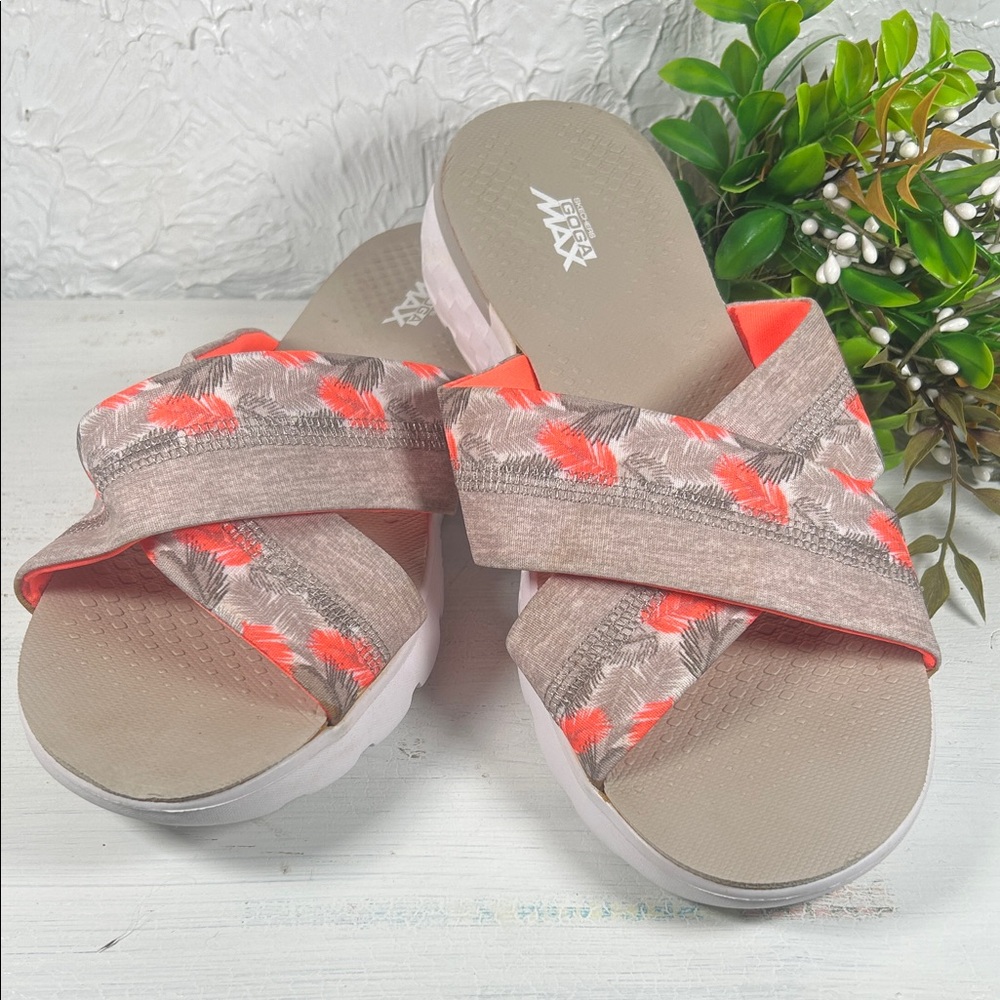 Skechers On The Go GOGA Max Slip on Sandals Tropical Print Max Air Comfort Size9